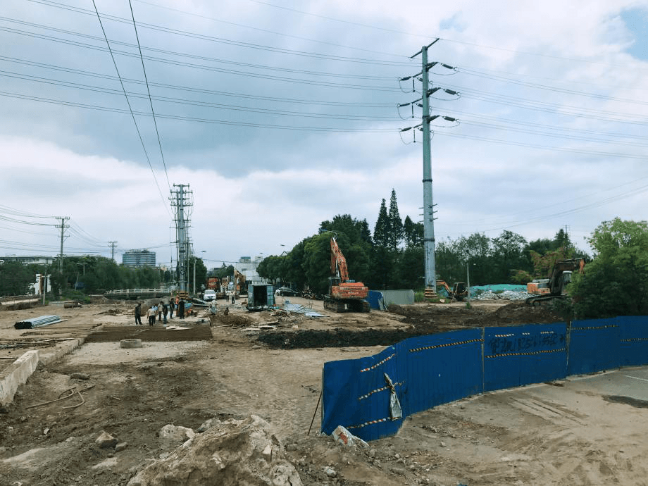 開學(xué)啦!江蘇江河小廣播為您播報道路信息！